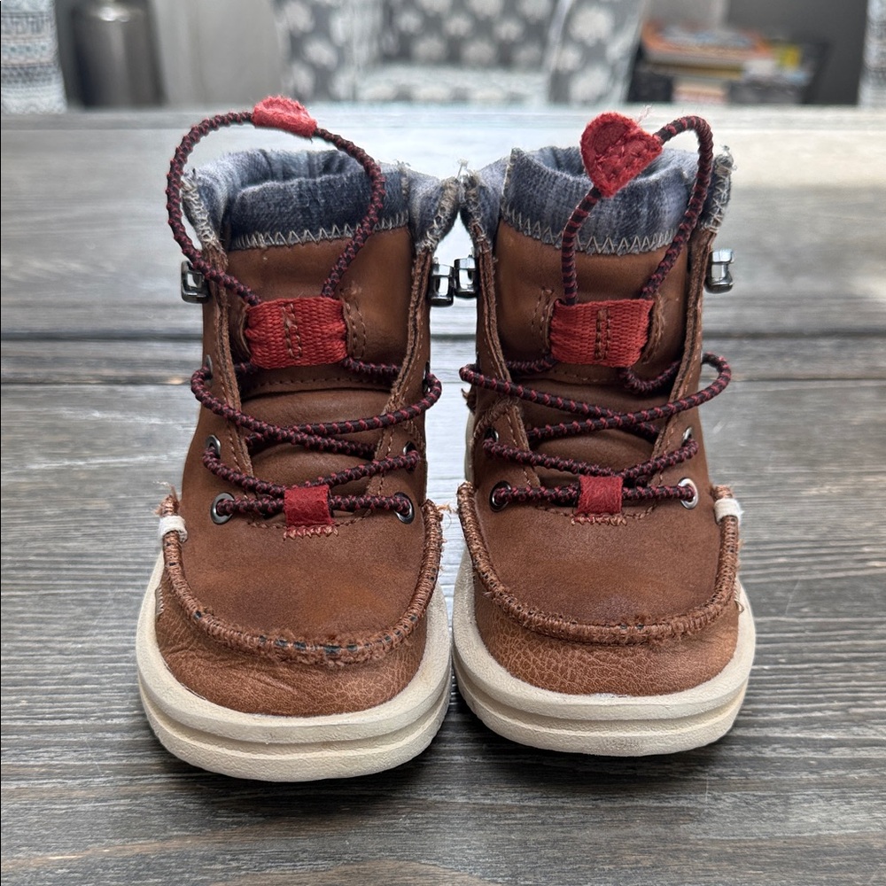 Hey Dude Kids Boots in Brown and Red